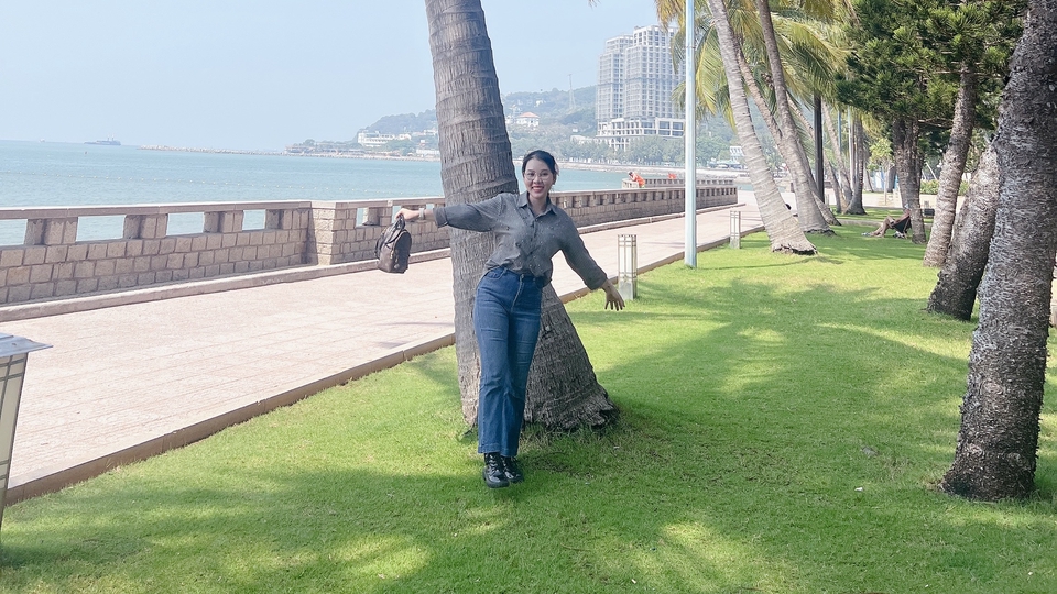 Mình là Kim Trang, hiện đang sinh sống tại Hồ Chí Minh.
Thế mạnh của mình quản lý, điều hàng team.