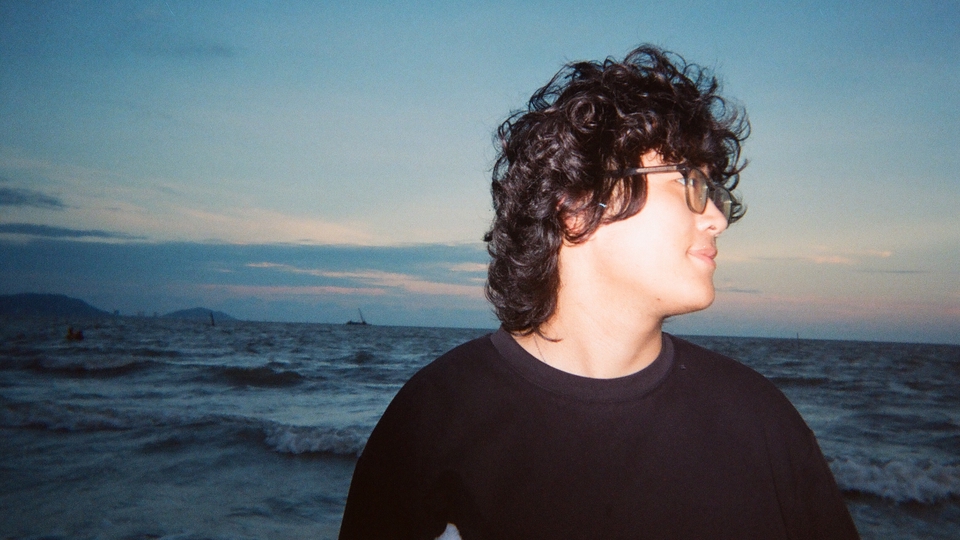 Chỉnh màu theo yêu cầu, photoshop da, mụn, thon gọn mặt, tăng giảm chiều cao.