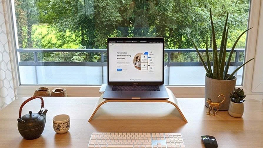 Sắp xếp lịch làm việc, quản lý mail, soạn thảo và lưu trữ văn bản, theo dõi công việc, quản lý hồ sơ