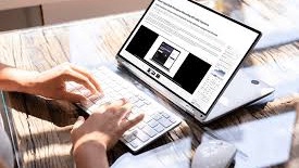 Đánh máy, kịch bản, AI